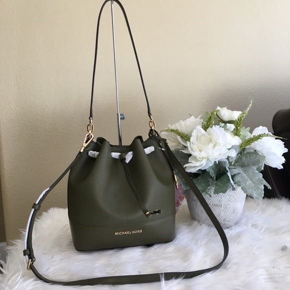 New Michael Kors medium Trista Bucket messager bag - Picture 2 of 8